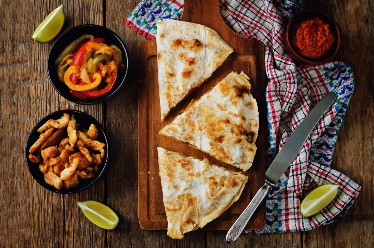 Quesadilla con pollo y pimiento